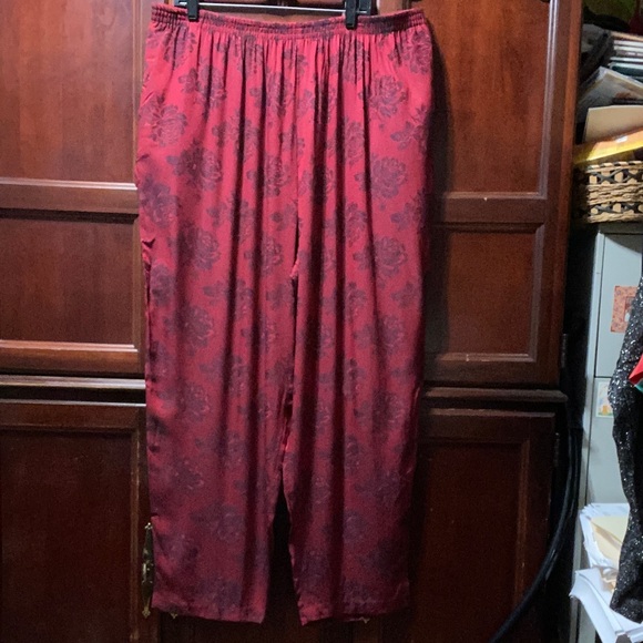 Kathryn Deene Vintage plus size 26/28 Red Floral Patterned Pants made in USA - Picture 1 of 16